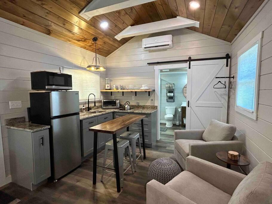 Blissful Nook Tiny Home ~ Cozy Retreat W/ Hot Tub; Near Town And Deep Creek 브라이슨시티 외부 사진