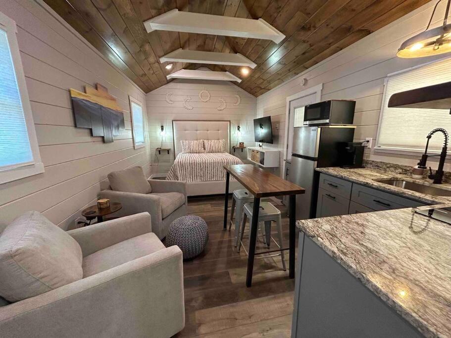 Blissful Nook Tiny Home ~ Cozy Retreat W/ Hot Tub; Near Town And Deep Creek 브라이슨시티 외부 사진