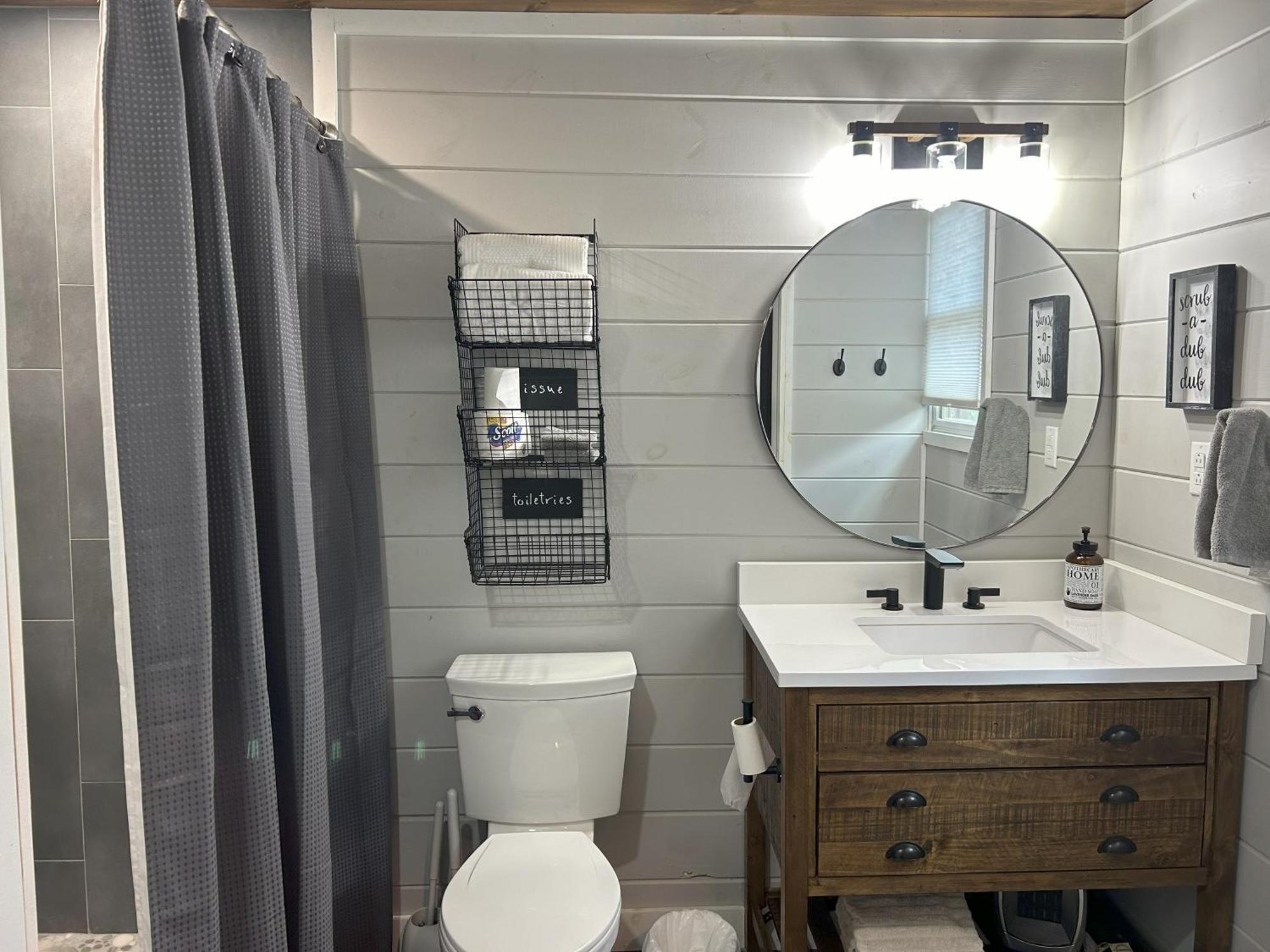Blissful Nook Tiny Home ~ Cozy Retreat W/ Hot Tub; Near Town And Deep Creek 브라이슨시티 외부 사진